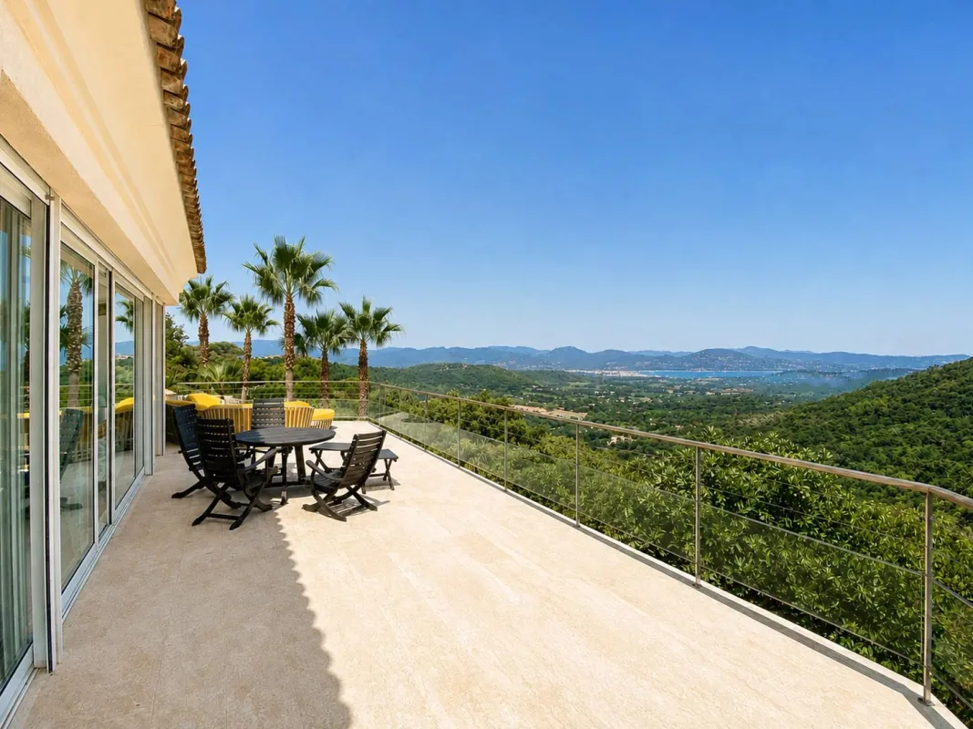 Exceptional Luxury Villa with Panoramic Views over Saint-Tropez Gulf — 2