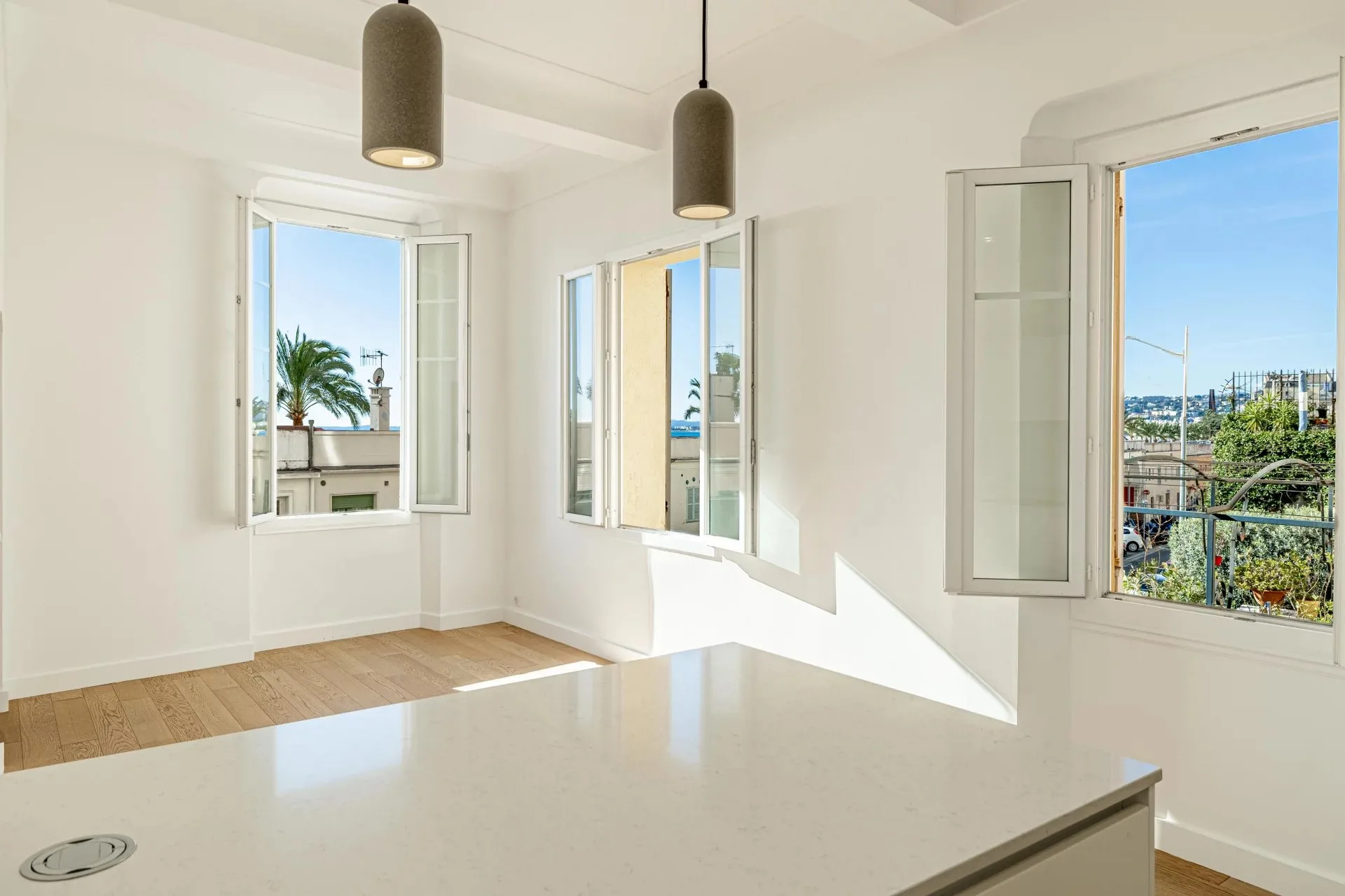Prestigious 4/5-Room Sea View Apartment – Old Nice — 1