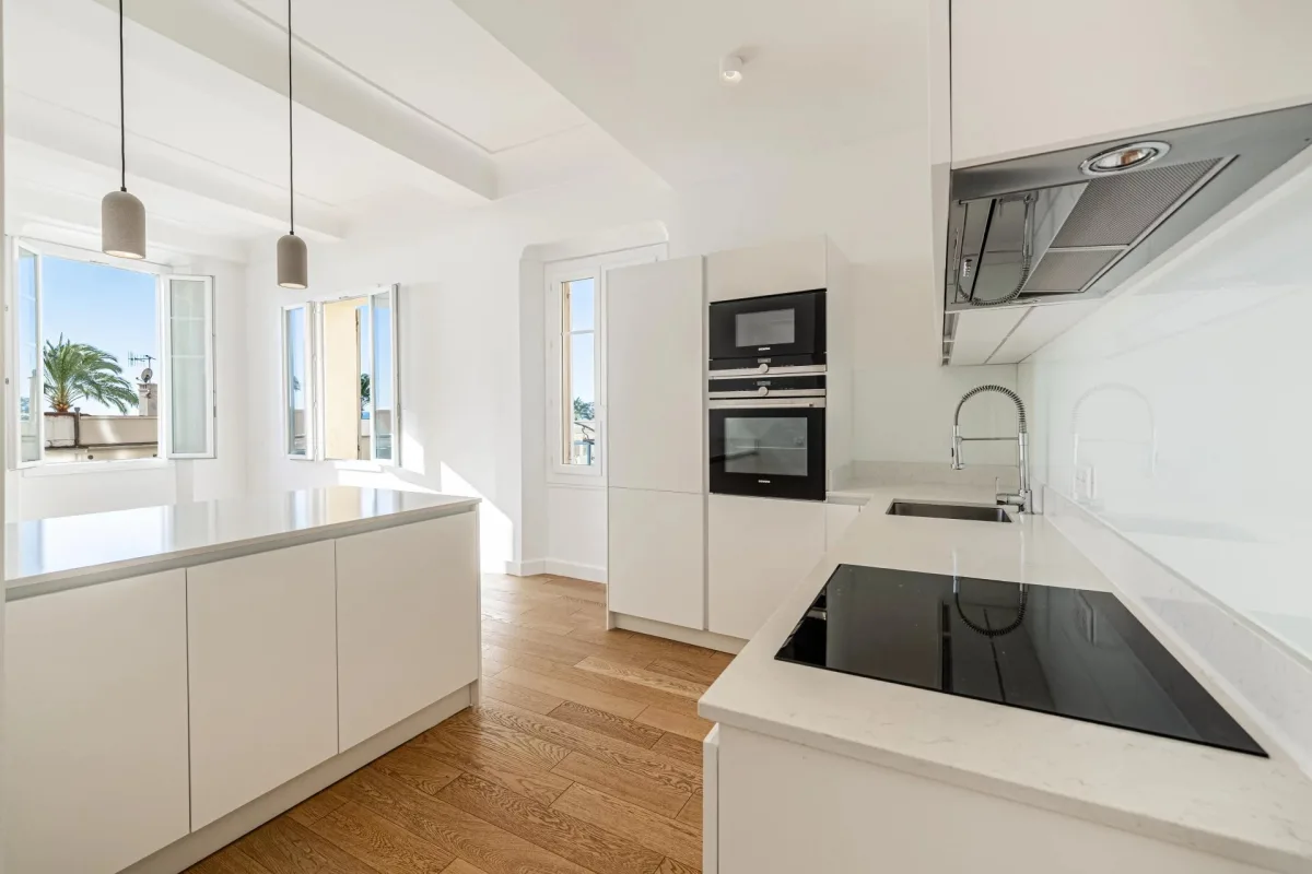 Prestigious 4/5-Room Sea View Apartment – Old Nice — 2