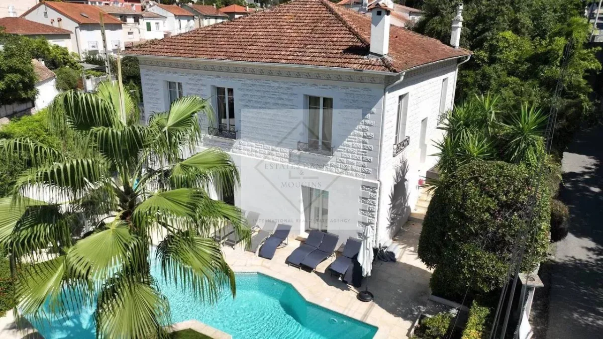 Prestigious Residence with Private Pool in Cannes Montfleury — 2