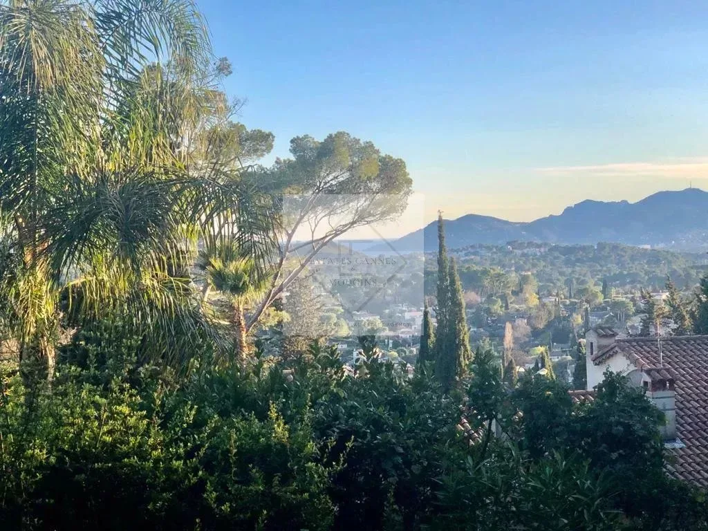 Prestigious Villa with Panoramic Views in Mougins — 2