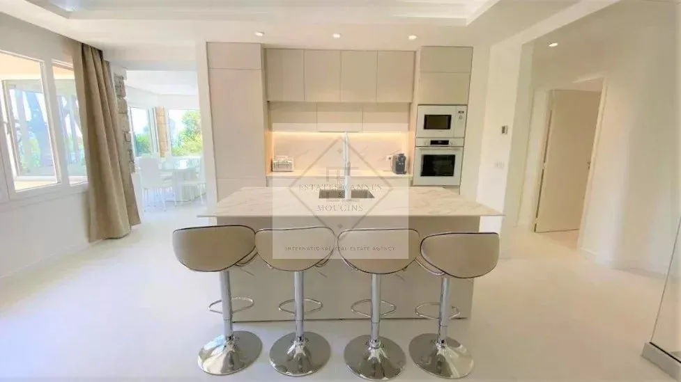 Prestigious Villa with Panoramic Views in Mougins — 4