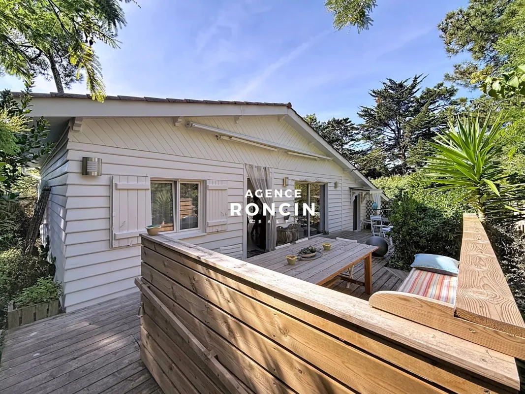 Exceptional Development Land in the Heart of Cap Ferret — 1