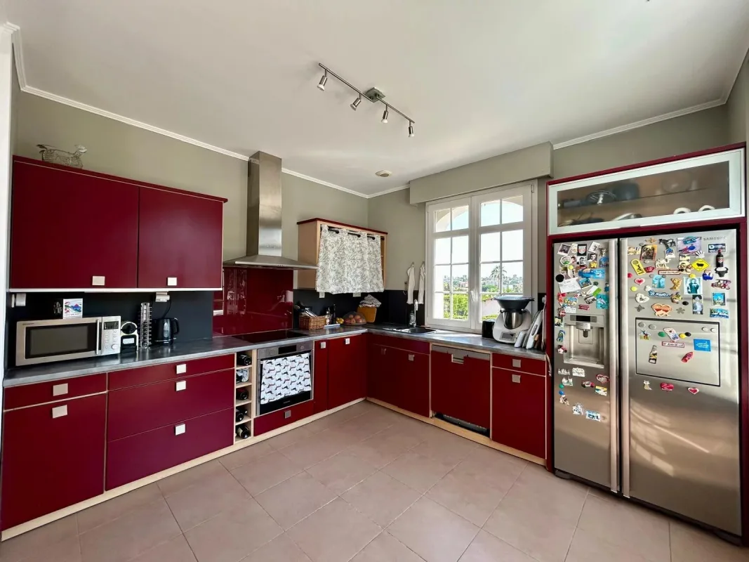 Prestigious Villa with Swimming Pool in Juan-les-Pins — 3