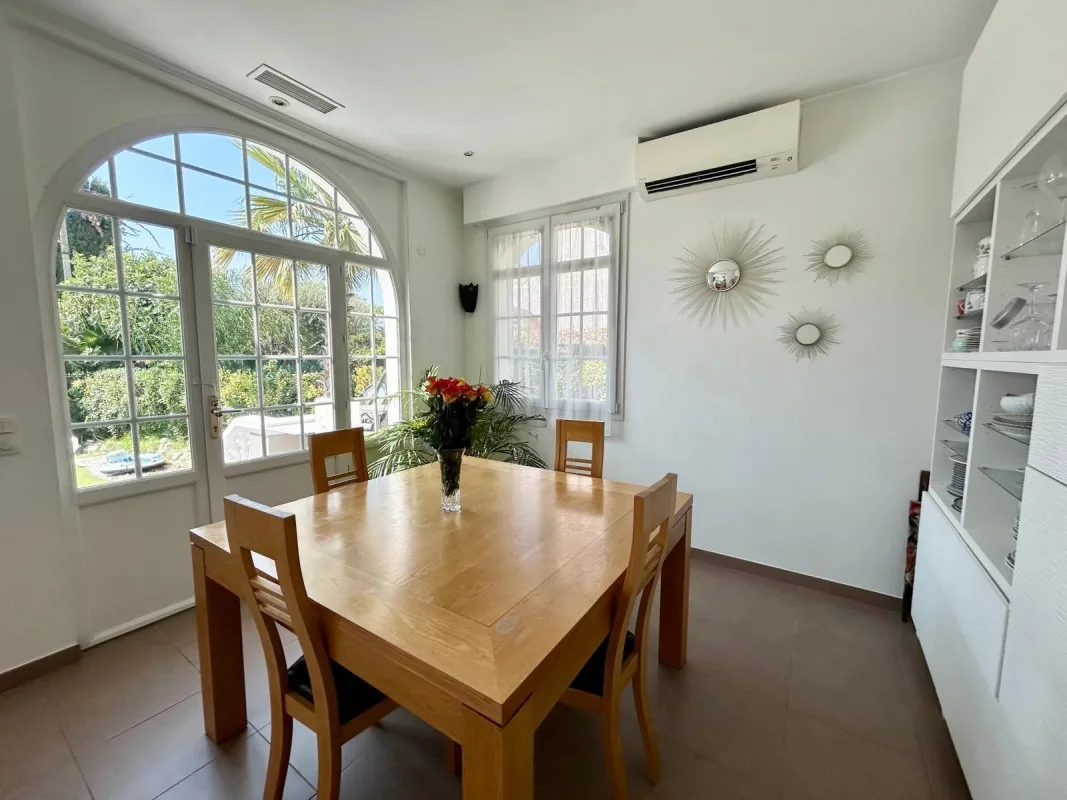 Prestigious Villa with Swimming Pool in Juan-les-Pins — 5