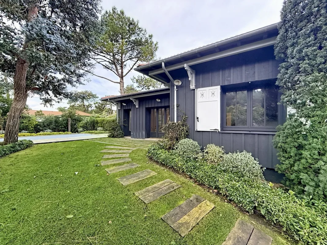 Prestigious Renovated Villa with Pool in Cap Ferret — 2