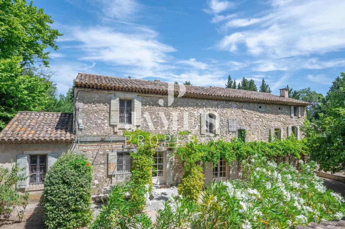 Prestigious Stone Estate on 3 Hectares in Eygalières — 2