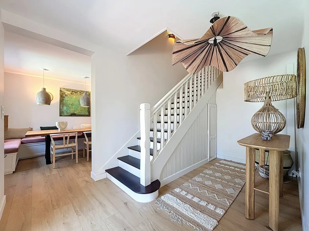 Prestigious Renovated Villa Steps from the Ocean in Cap Ferret — 3