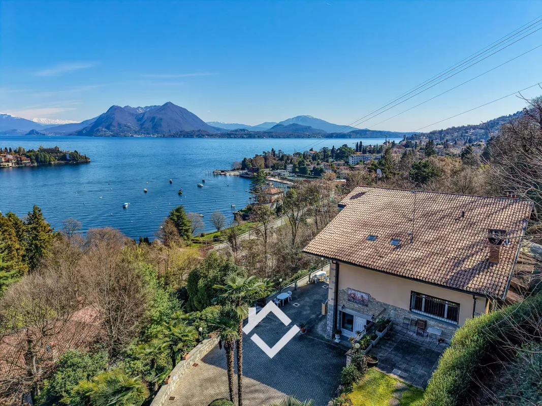 Exceptional Villa with Panoramic Lake Views in Stresa — 2