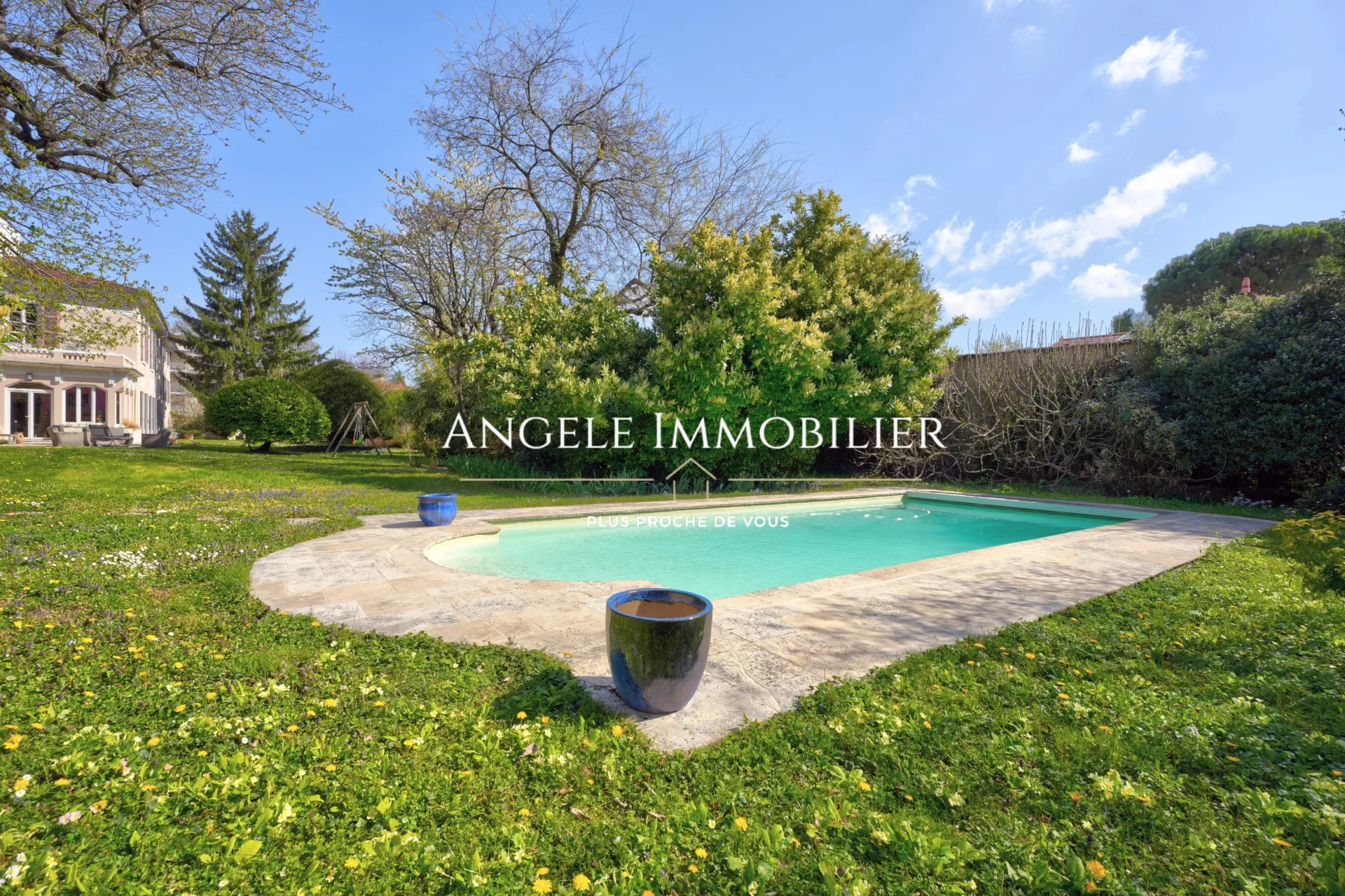 Prestigious 19th-Century Estate with Pool in Écully — 1