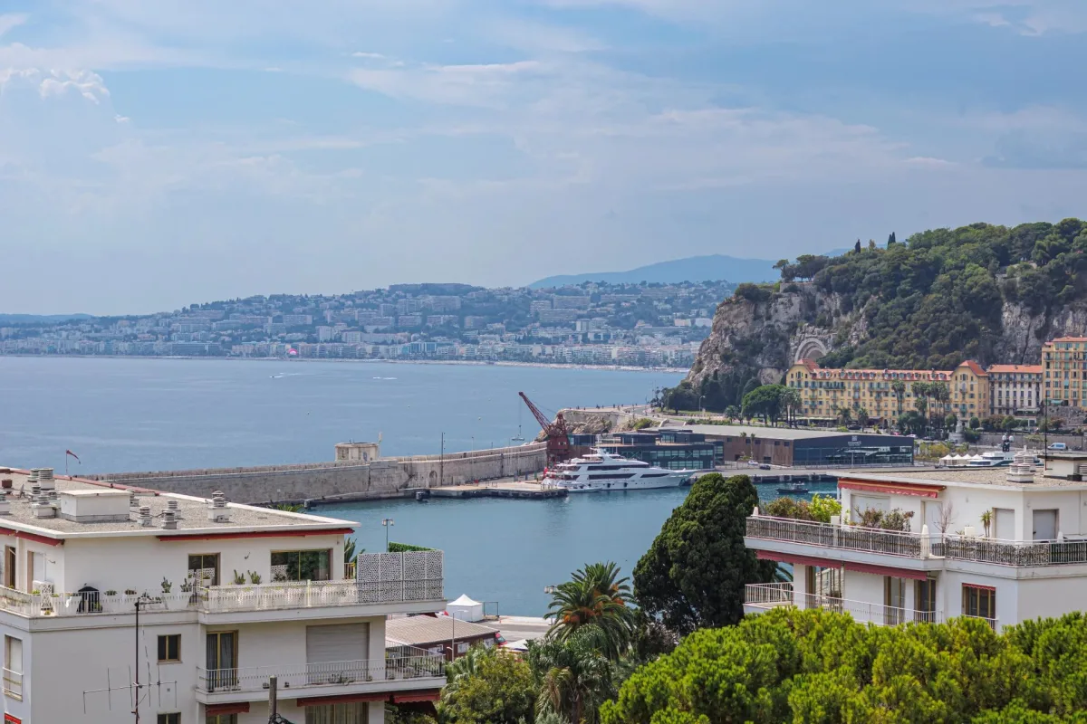 Prestigious Sea-View Apartment – Nice Port — 2
