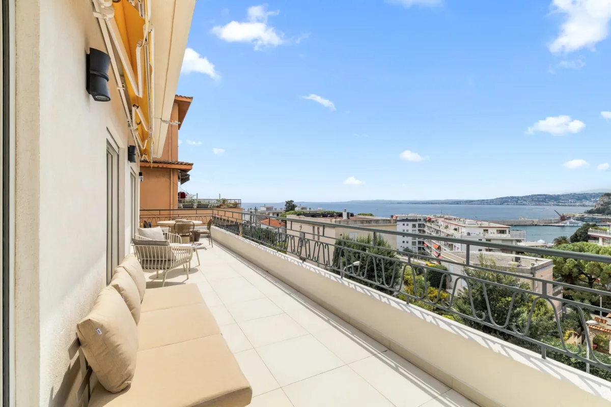 Prestigious Sea-View Apartment – Nice Port — 3