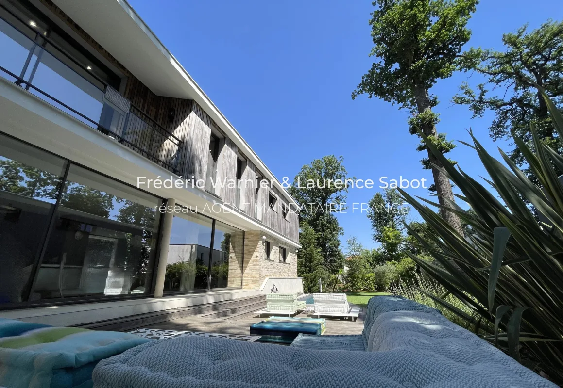 Prestigious Contemporary Architect Villa in Vaucresson — 2