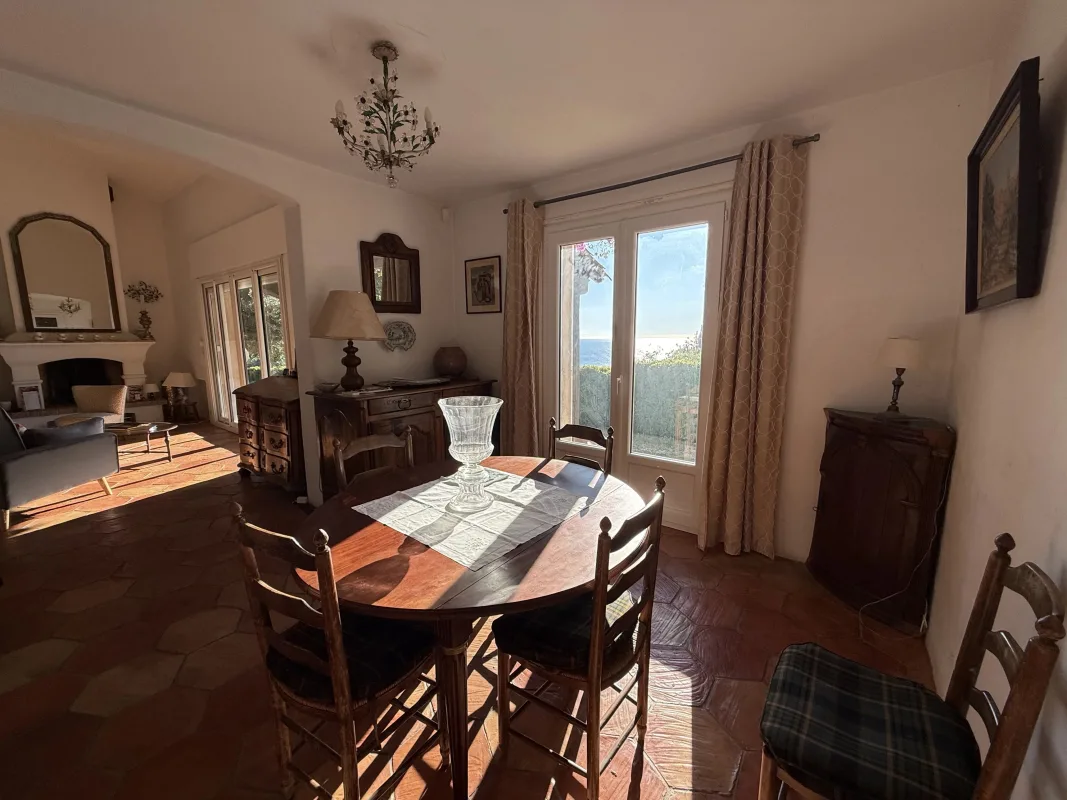 Provençal Villa with Sea Views in Rayol-Canadel-sur-Mer — 5