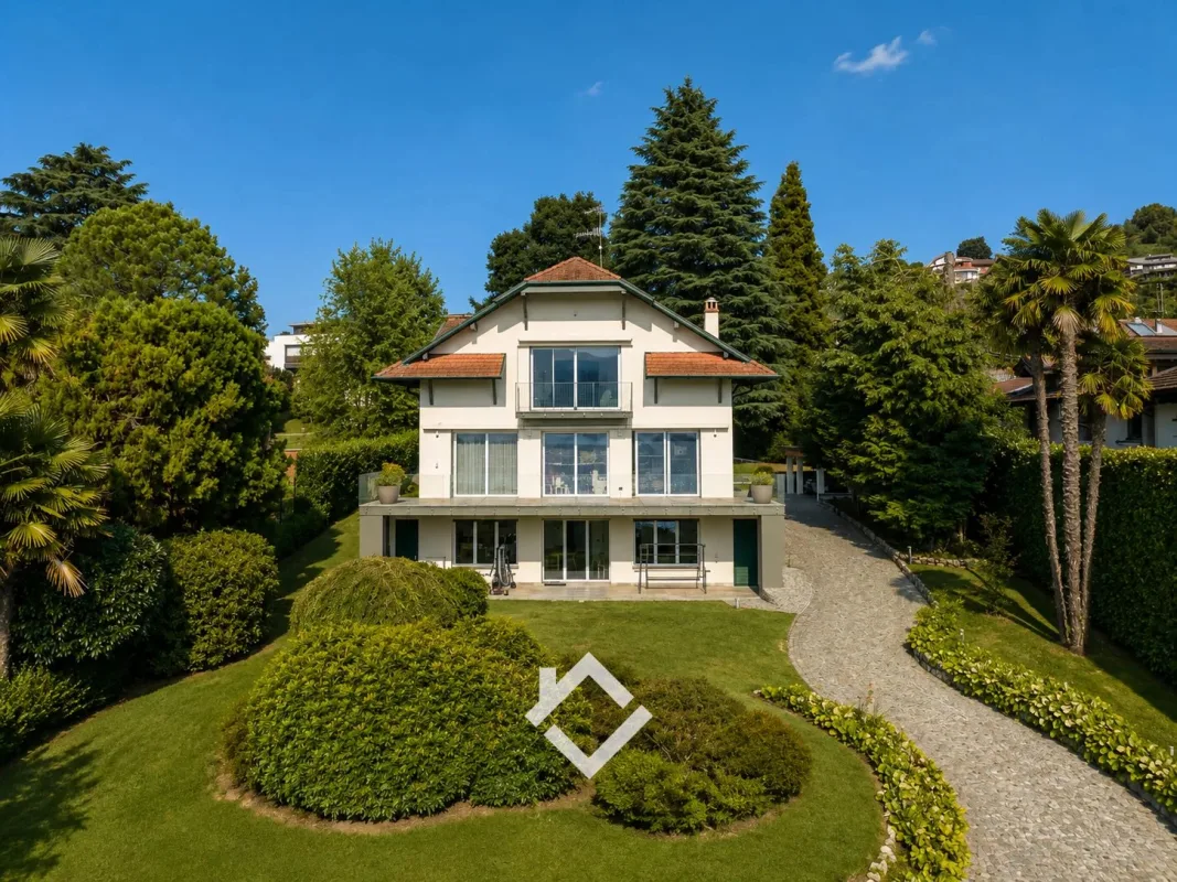 Prestigious Panoramic Villa for Sale in Ranco, Lake Maggiore — 2