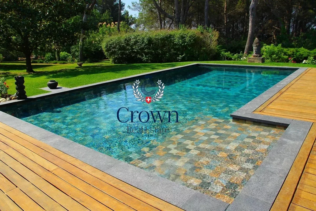 Prestigious Contemporary Property in Conches, Geneva