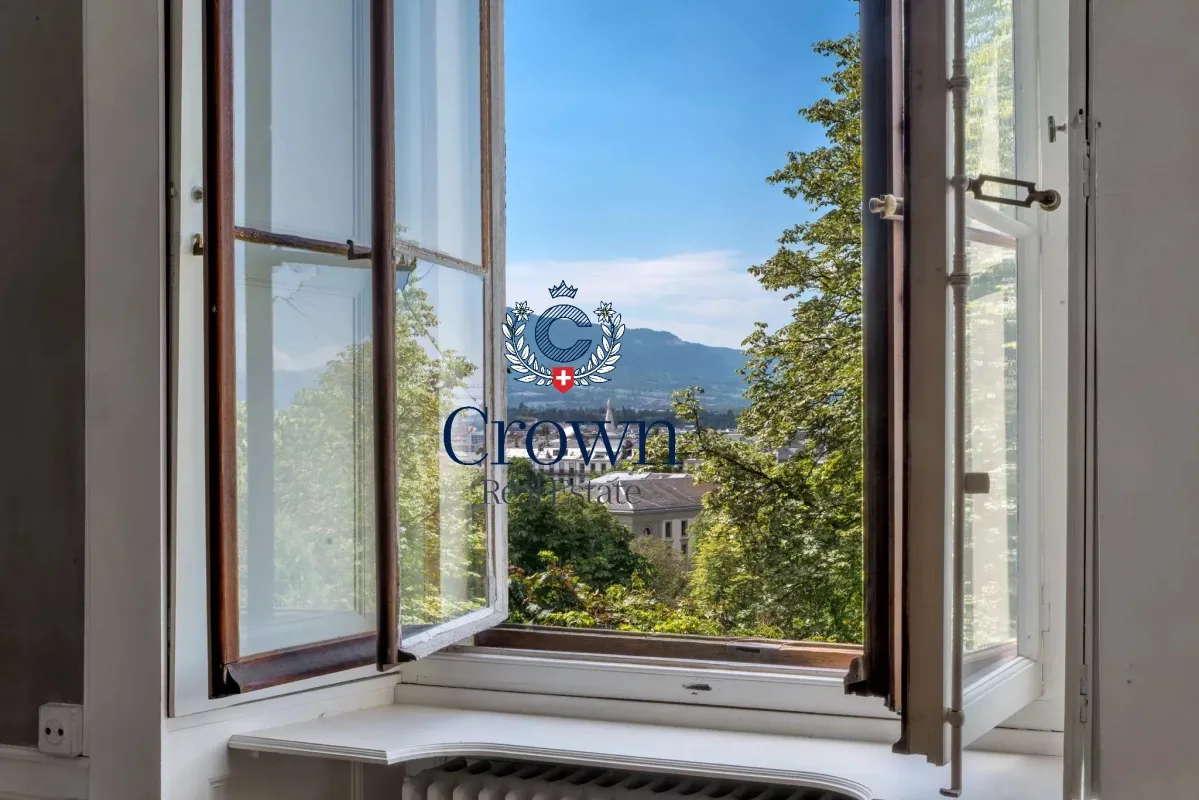 Prestigious Character Apartment in Geneva Old Town — 2