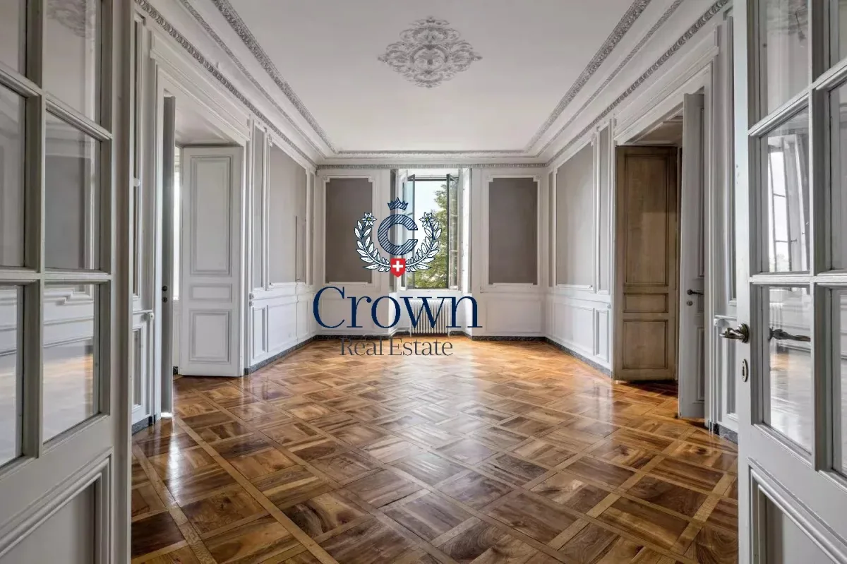 Prestigious Character Apartment in Geneva Old Town — 1
