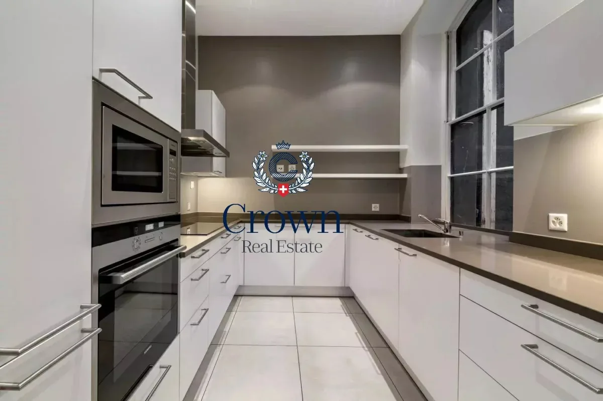 Prestigious Character Apartment in Geneva Old Town — 4
