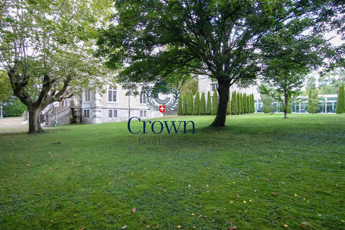 Prestigious El Masr Castle in Cologny Overlooking Lake Geneva — 4