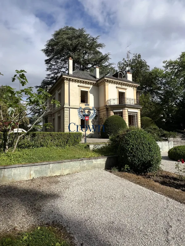 Prestigious Estate with Exceptional Grounds in Conches, Geneva — 2