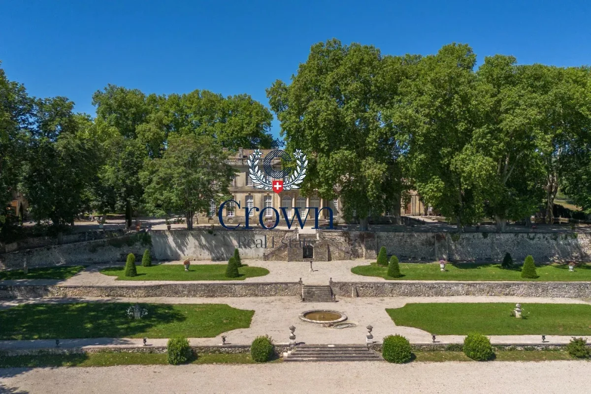 Prestigious Historic Château Estate for Sale in Manosque — 4