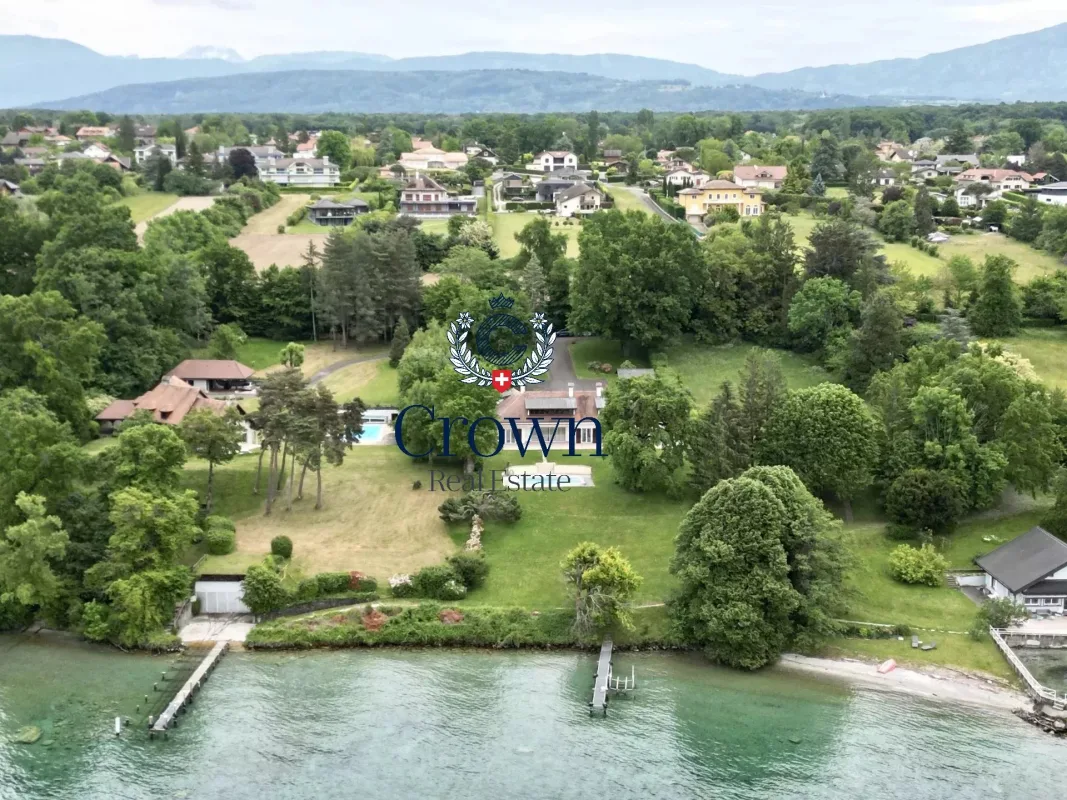 Prestigious Waterfront Estate with Private Dock in Messery — 1