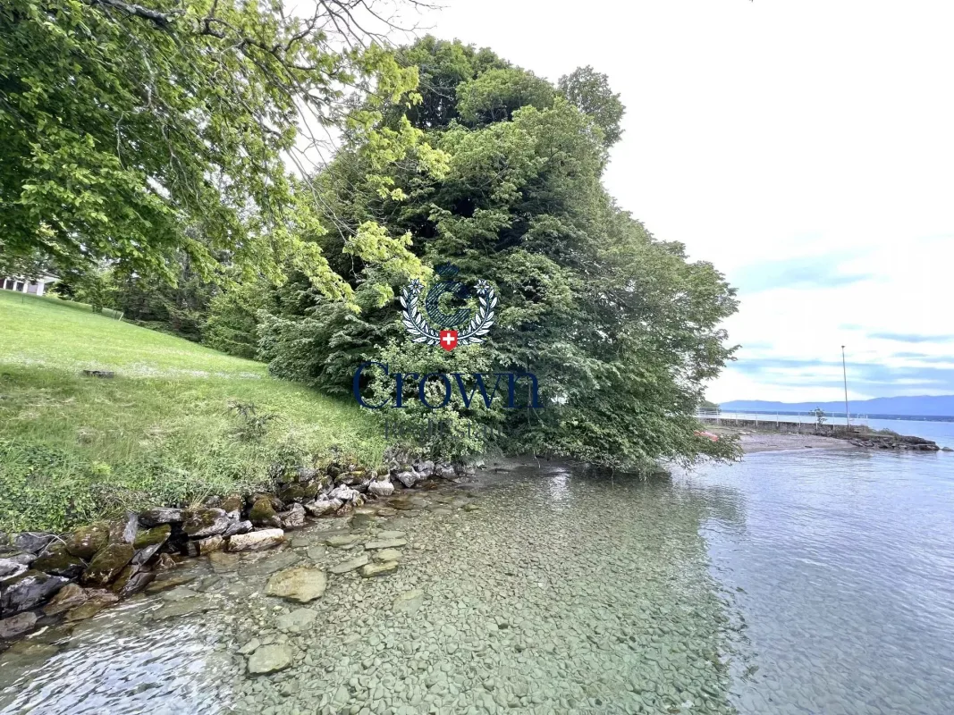 Prestigious Waterfront Estate with Private Dock in Messery — 3