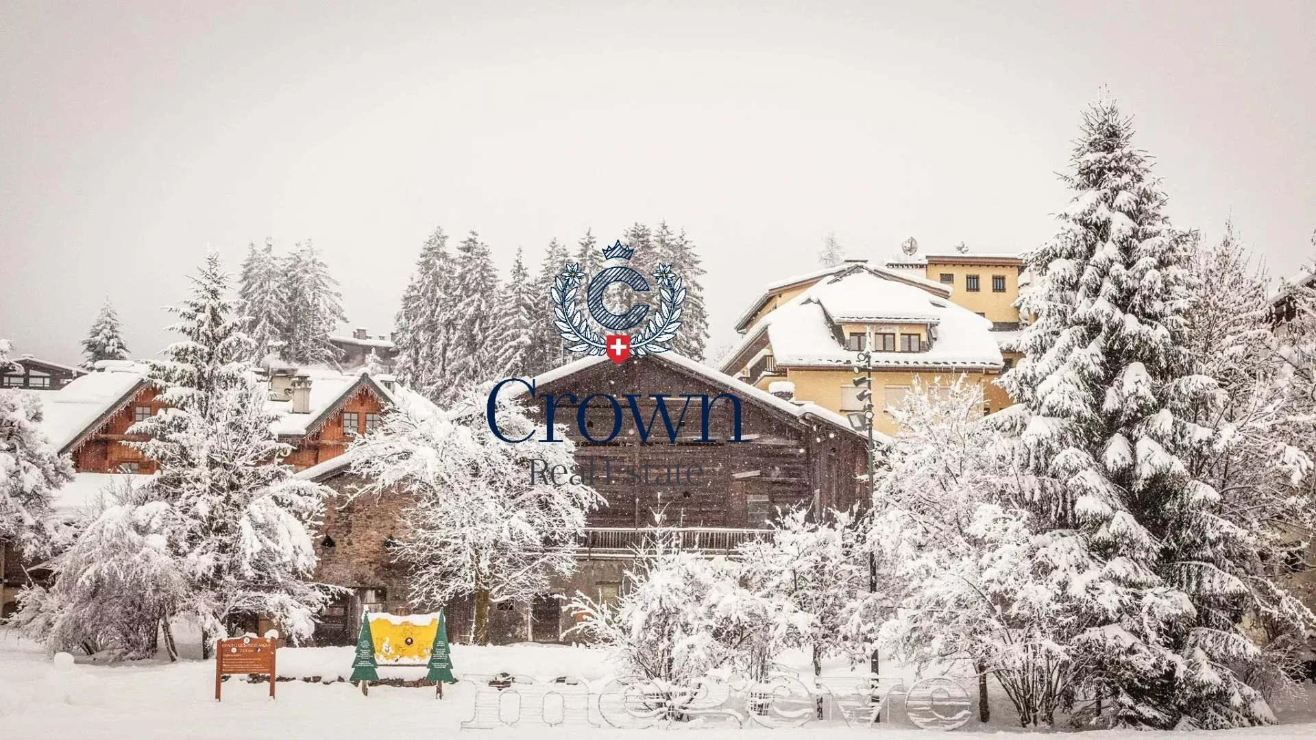 Prestigious Renovated Chalet for Sale in Megève — 1