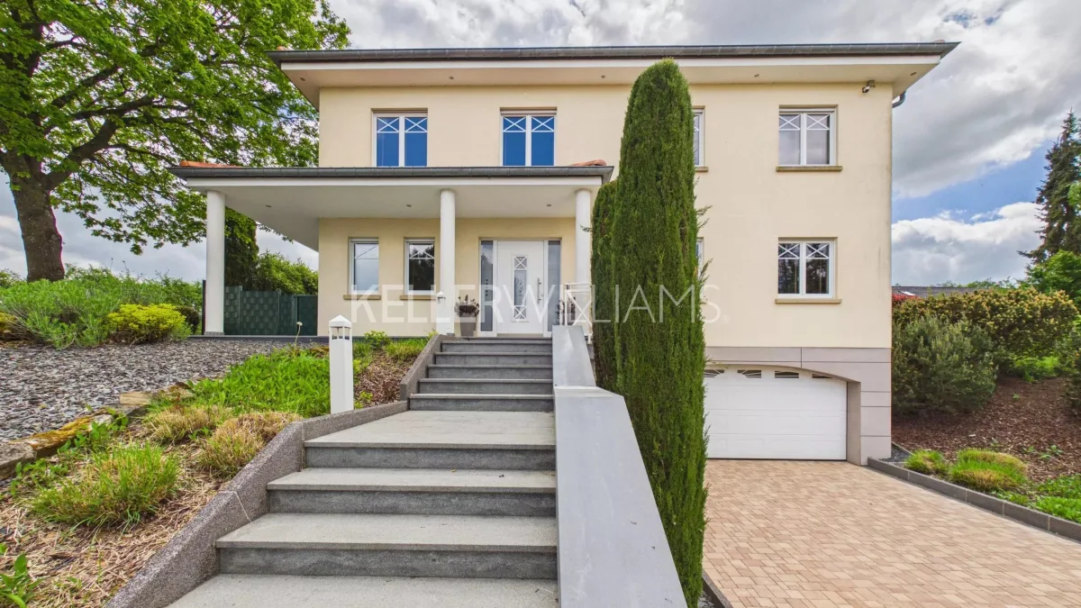 Prestigious Villa with Panoramic Views in Capellen, Luxembourg — 5