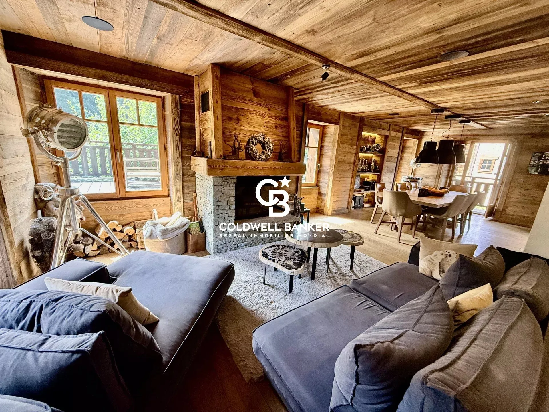Prestigious Duplex Apartment with Terrace in Megève — 1