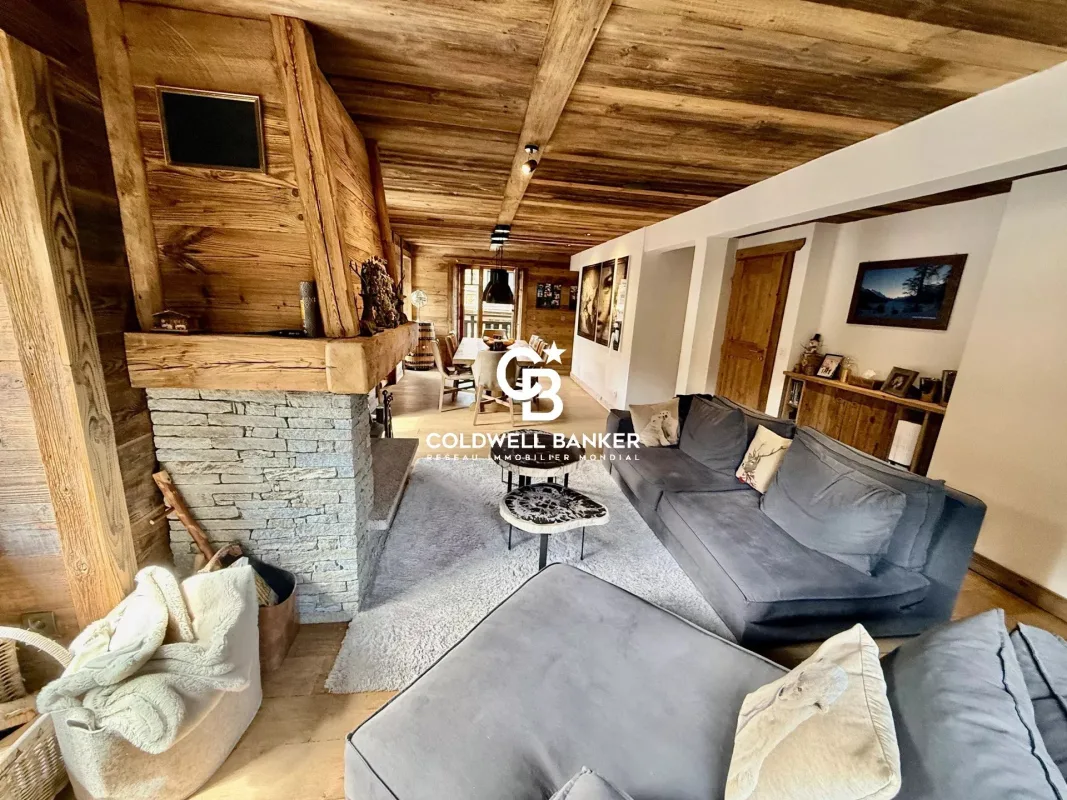 Prestigious Duplex Apartment with Terrace in Megève — 2