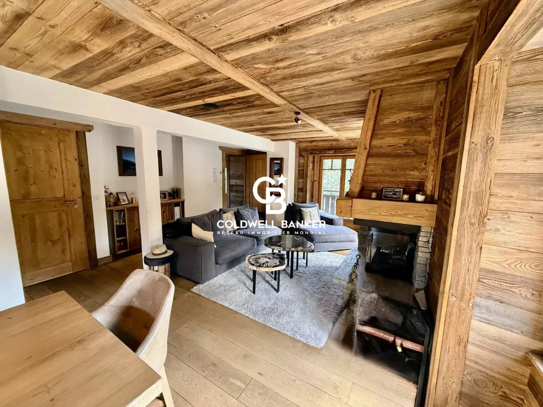 Prestigious Duplex Apartment with Terrace in Megève — 3