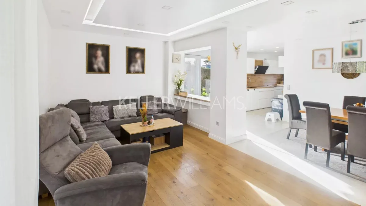 Prestigious House with Independent Penthouse Apartment in Heisdorf — 5
