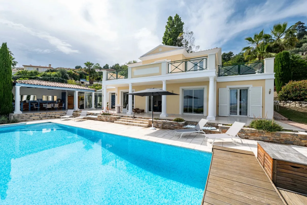 Prestigious Villa with Heated Pool and Sea Views in Falicon — 3