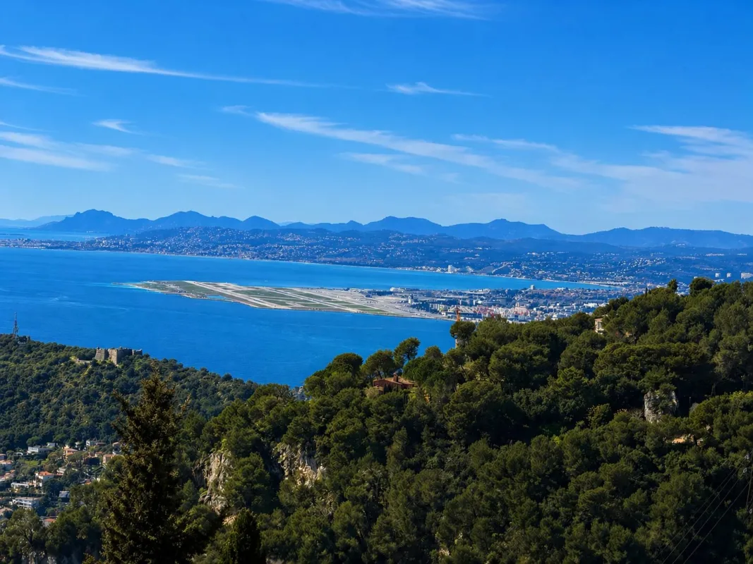 Prestigious Villa with Panoramic Sea Views in Villefranche-sur-Mer — 2