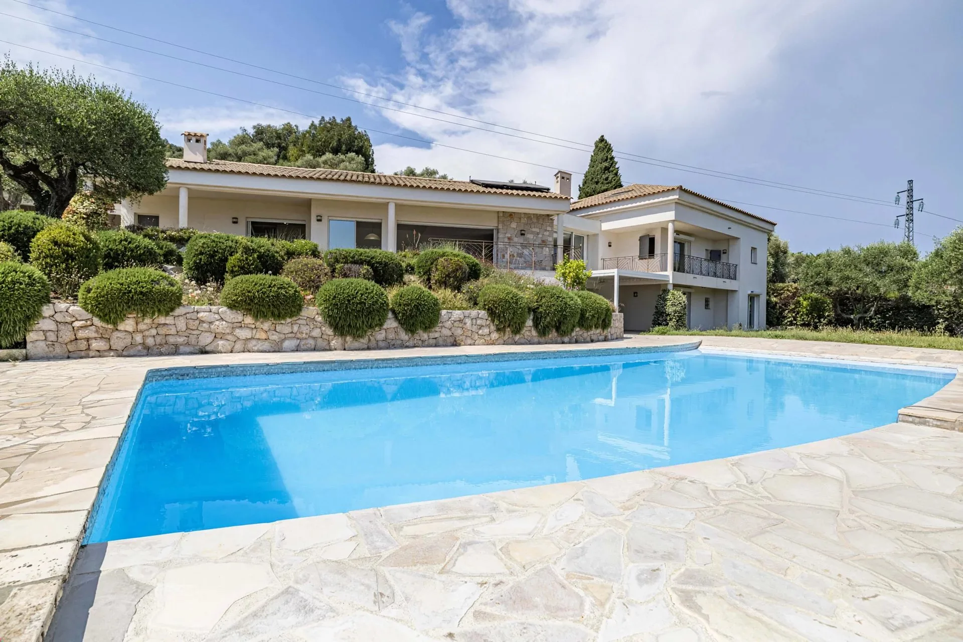 Prestigious Luxury Villa with Panoramic Sea Views in Gairaut, Nice — 1