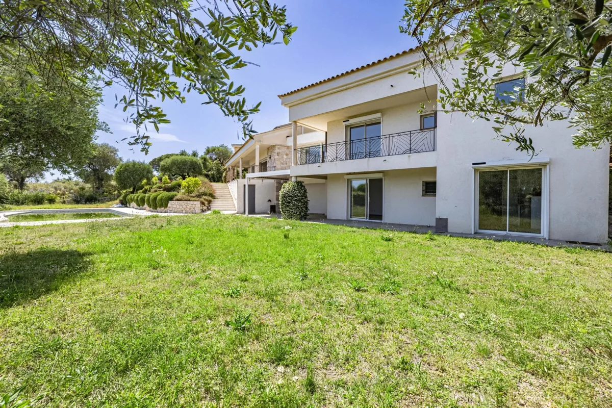Prestigious Luxury Villa with Panoramic Sea Views in Gairaut, Nice — 3