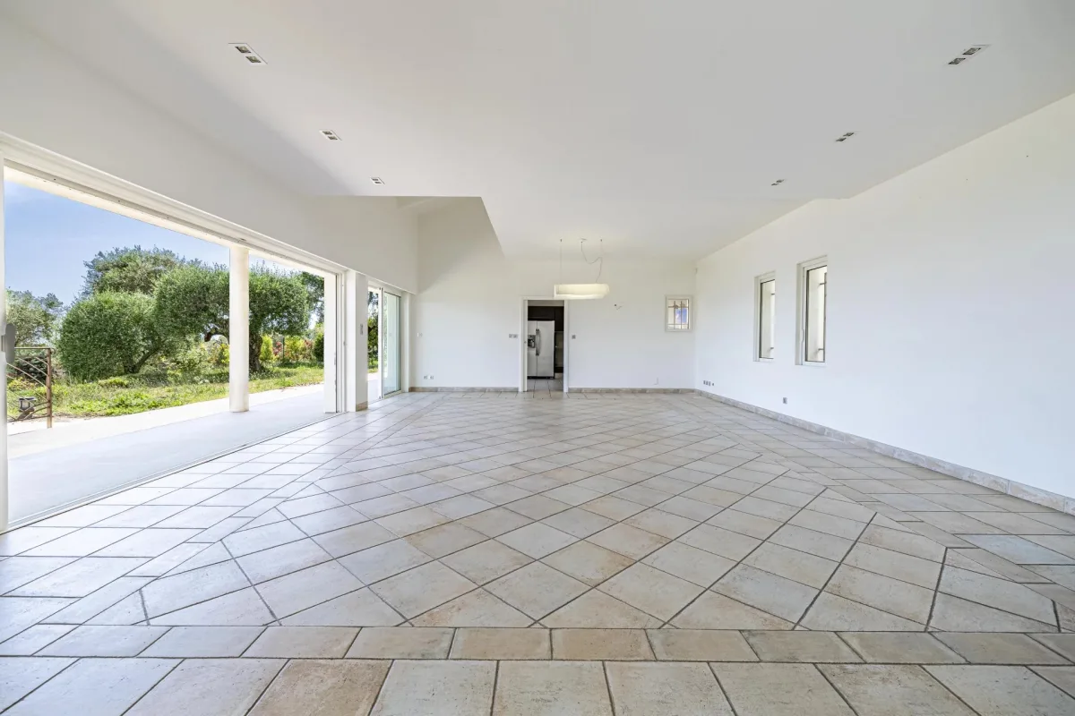 Prestigious Luxury Villa with Panoramic Sea Views in Gairaut, Nice — 5