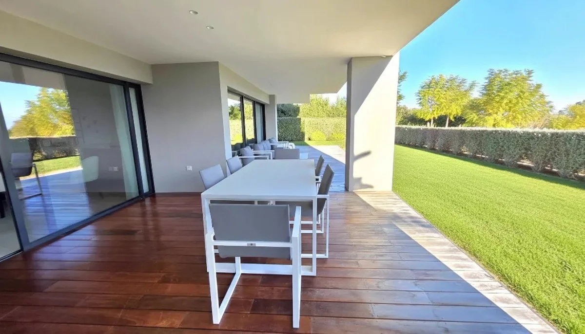 Prestigious Cannes Eden Apartment with Sea Views & Garden — 4