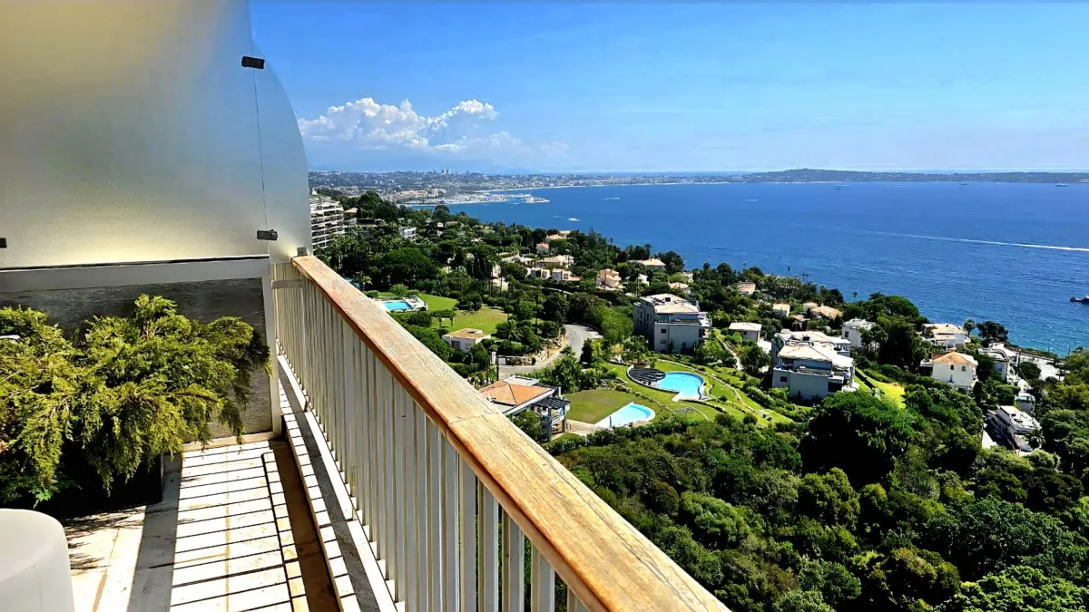 Title: Prestigious Duplex with Panoramic Sea Views in Cannes Californie — 2
