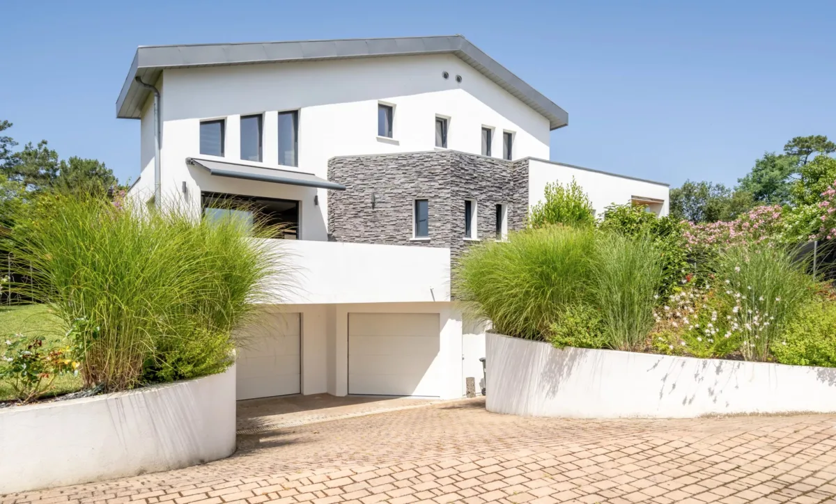 Prestigious Contemporary Villa with Heated Pool in Anglet — 4