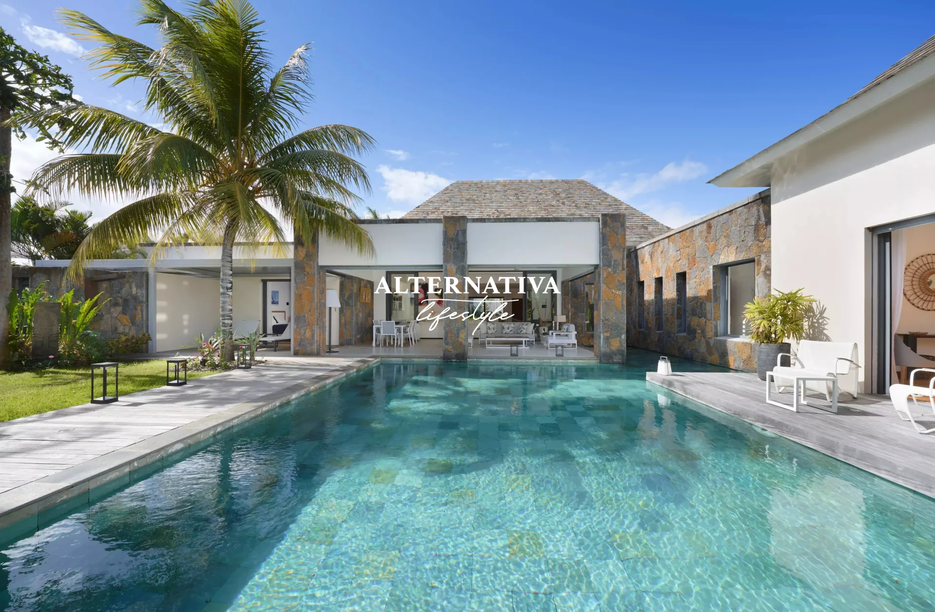 Prestigious Contemporary Villa for Sale in Grand Baie, Mauritius — 1