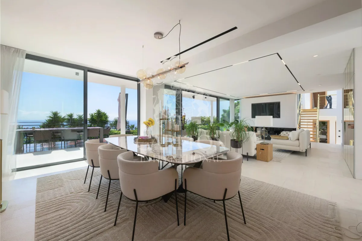 Prestigious Contemporary Villa with Sea Views in Èze — 4
