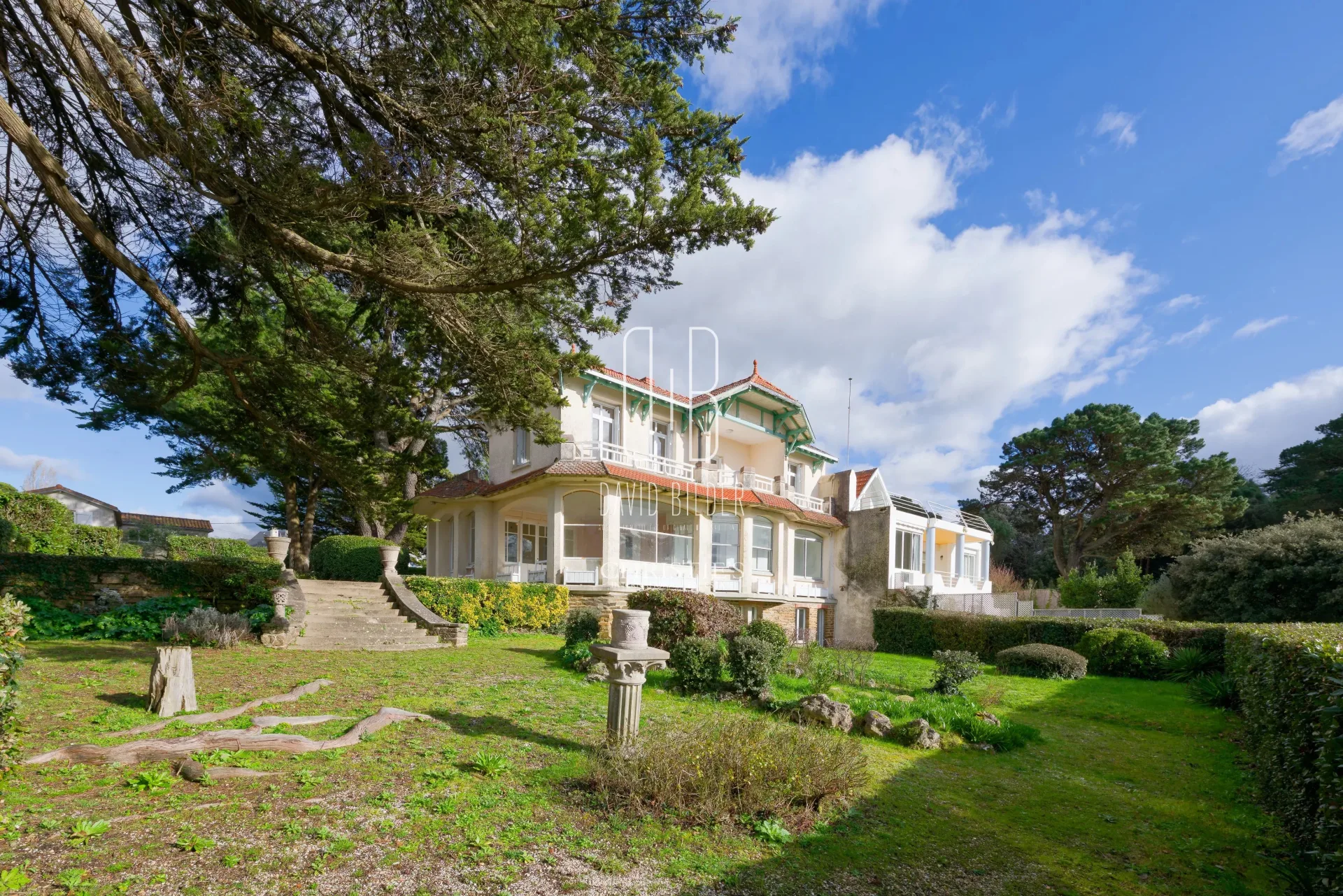 Historic Seafront Villa in Pornic – Pointe de Gourmalon — 1