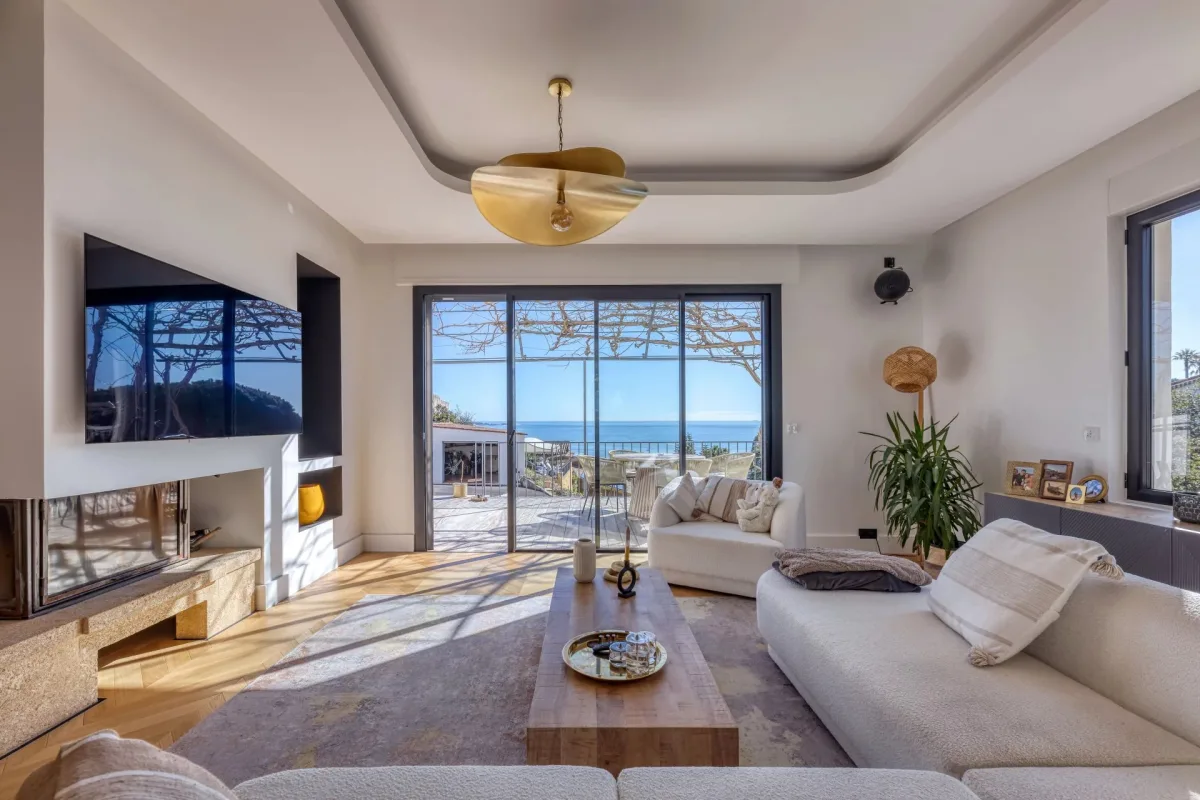 Prestigious Villa with Panoramic Sea Views in Golfe-Juan — 4
