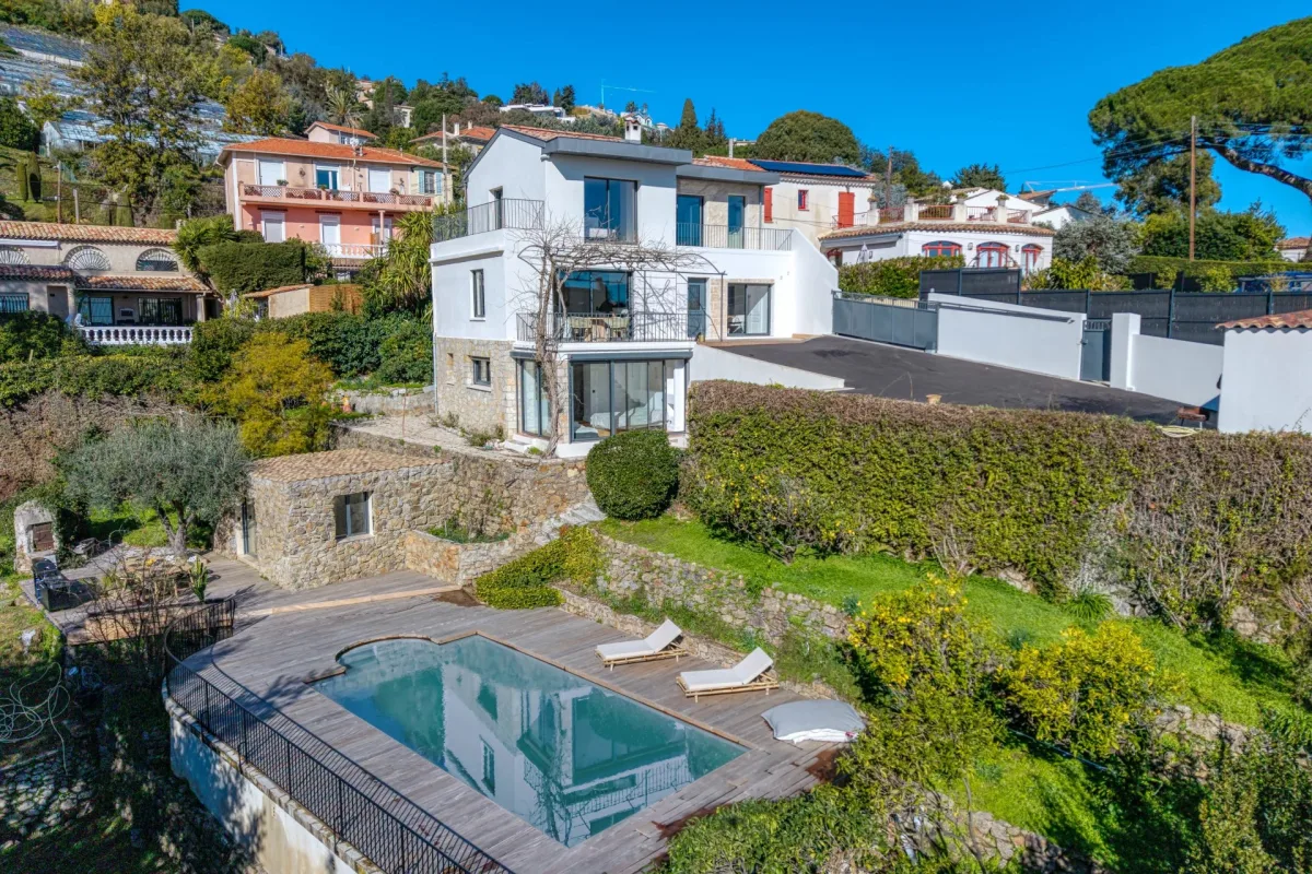 Prestigious Villa with Panoramic Sea Views in Golfe-Juan — 5