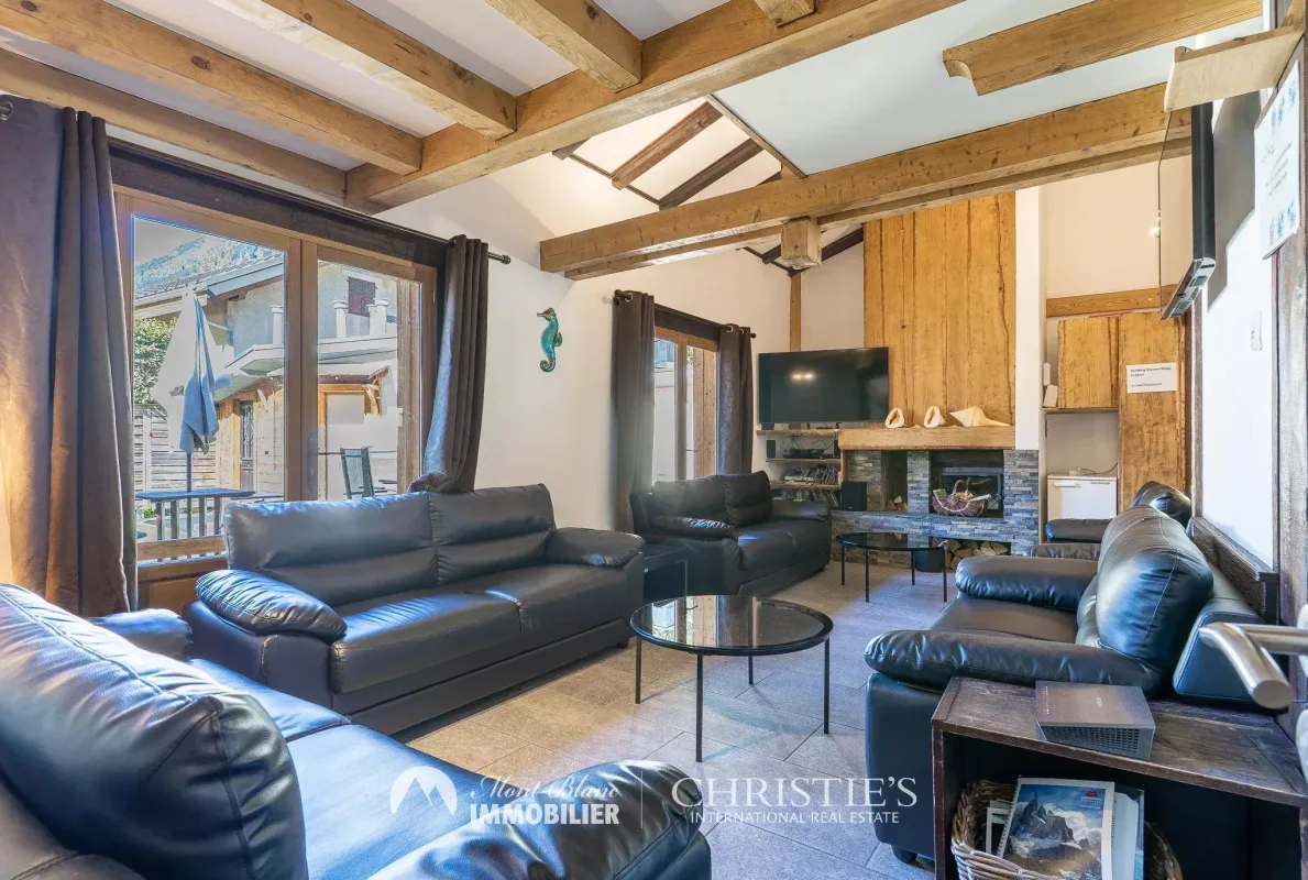 Prestigious 10-Bedroom House in the Heart of Chamonix — 4