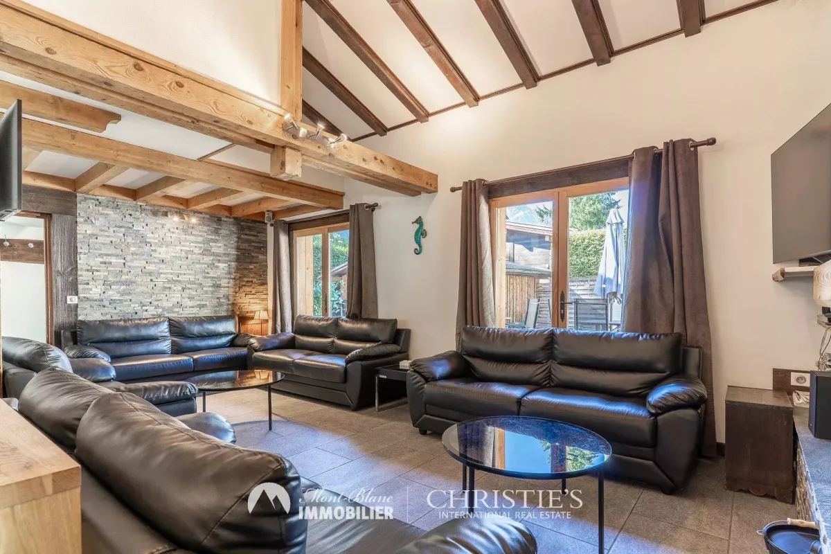 Prestigious 10-Bedroom House in the Heart of Chamonix — 5