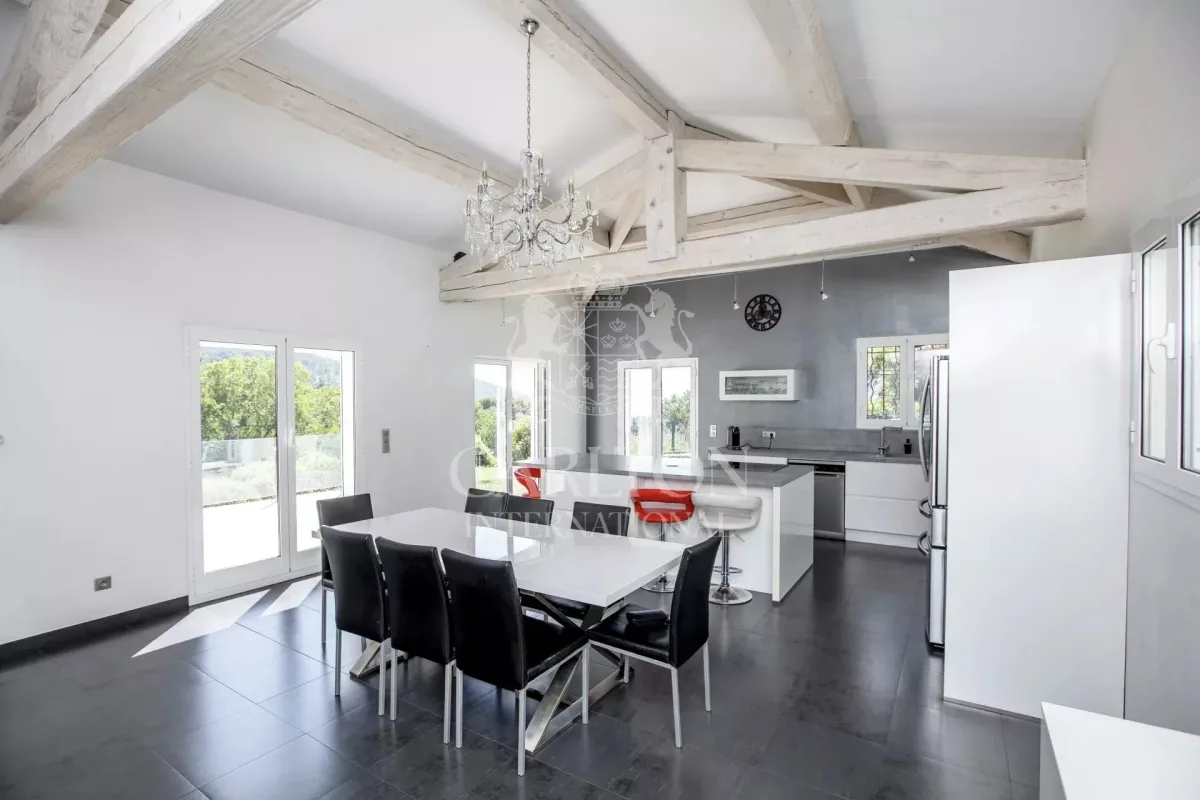 Prestigious Villa with Heated Pool and Garden in Èze — 5